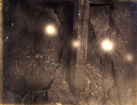 High ore 200 ft. level East Ore 25 ft.